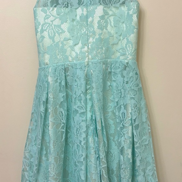 3 Elegant Knee Length Bridesmaid Dresses in Mint Green - Picture 2 of 4